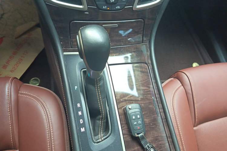 Used Buick LaCrosse 2013 2.4L SIDI Elite Comfort Version Gear Lever