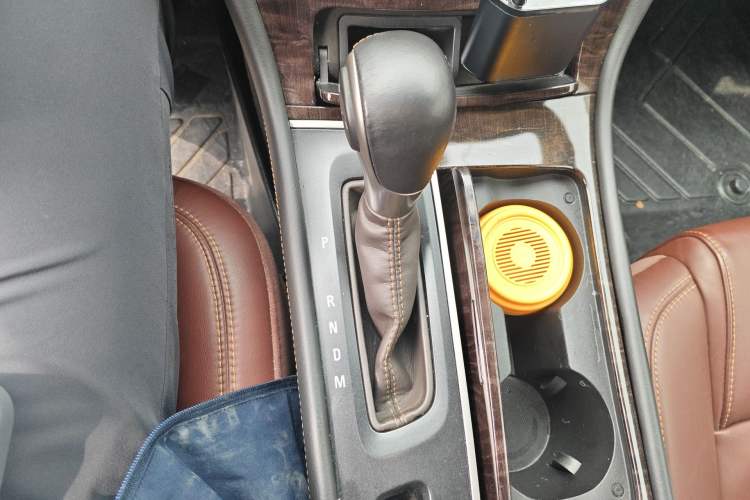 Used Buick LaCrosse 2013 2.4L SIDI Elite Comfort Version Gear Lever