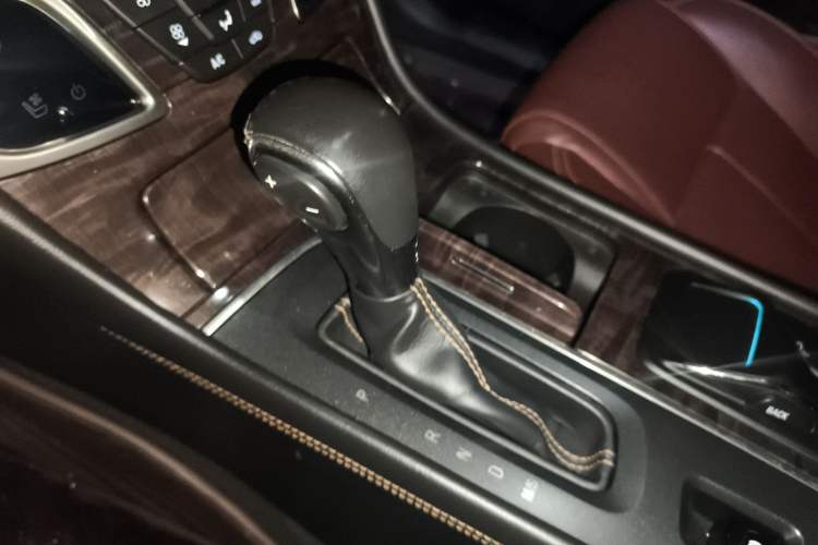 Used Buick LaCrosse 2013 2.0T SIDI Smart Luxury Flagship Edition Gear Lever