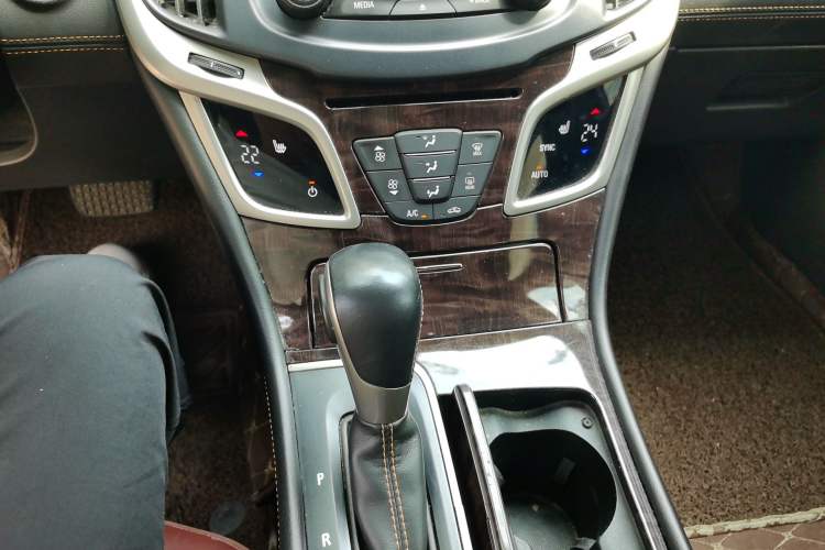 Used Buick LaCrosse 2013 2.4L SIDI Elite Comfort Version Gear Lever