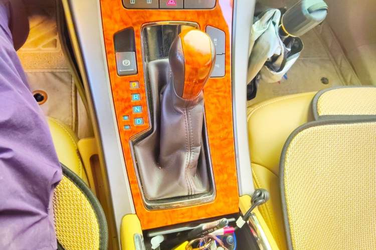 Used Buick LaCrosse 2013 2.4L SIDI Elite Comfort Version Gear Lever