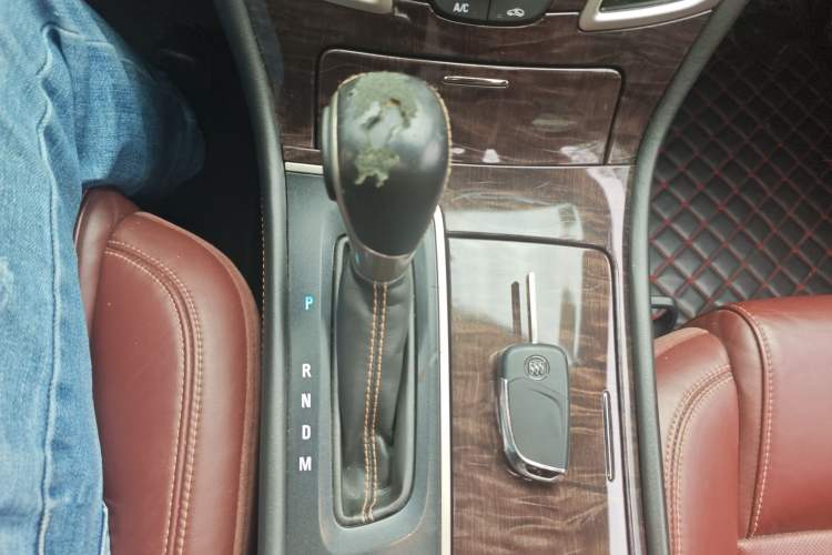 Used Buick LaCrosse 2013 2.4L SIDI Luxury Comfort Edition Gear Lever