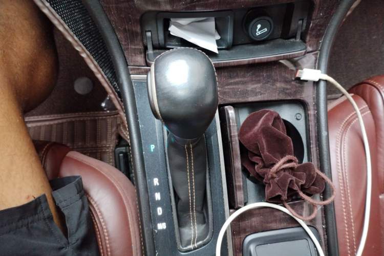 Used Buick LaCrosse 2013 2.4L SIDI Luxury Comfort Edition Gear Lever