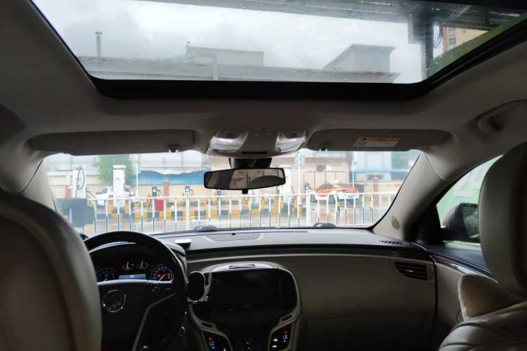 Used Buick LaCrosse 2013 2.4L SIDI Leading Comfort Version Headliner