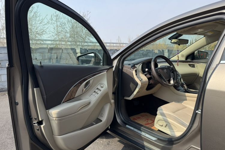 Used Buick LaCrosse 2013 2.4L SIDI Leading Comfort Version Interior 1