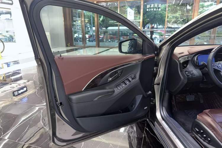 Used Buick LaCrosse 2013 2.0T SIDI Smart Luxury Flagship Edition Interior 10