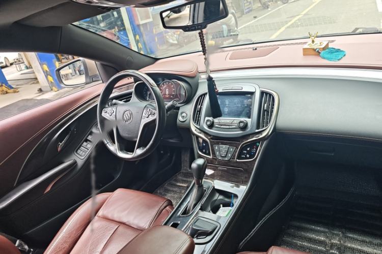 Used Buick LaCrosse 2013 2.4L SIDI Luxury Comfort Edition Interior 3