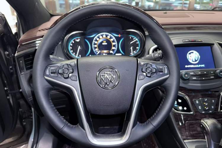 Used Buick LaCrosse 2013 2.0T SIDI Smart Luxury Flagship Edition Interior 7