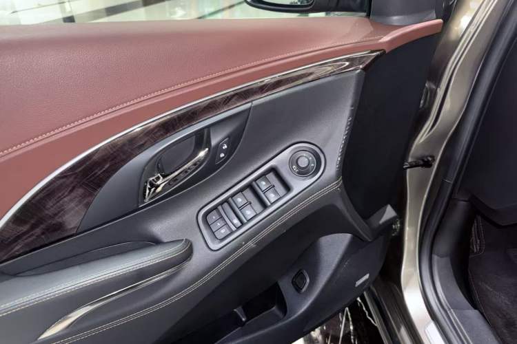Used Buick LaCrosse 2013 2.0T SIDI Smart Luxury Flagship Edition Interior 9