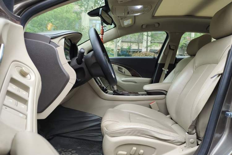Used Buick LaCrosse 2013 2.0T SIDI Elite Tech Version Left Front Seat