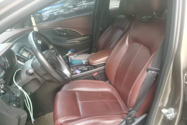 Used Buick LaCrosse 2013 2.4L SIDI Elite Comfort Version Left Front Seat