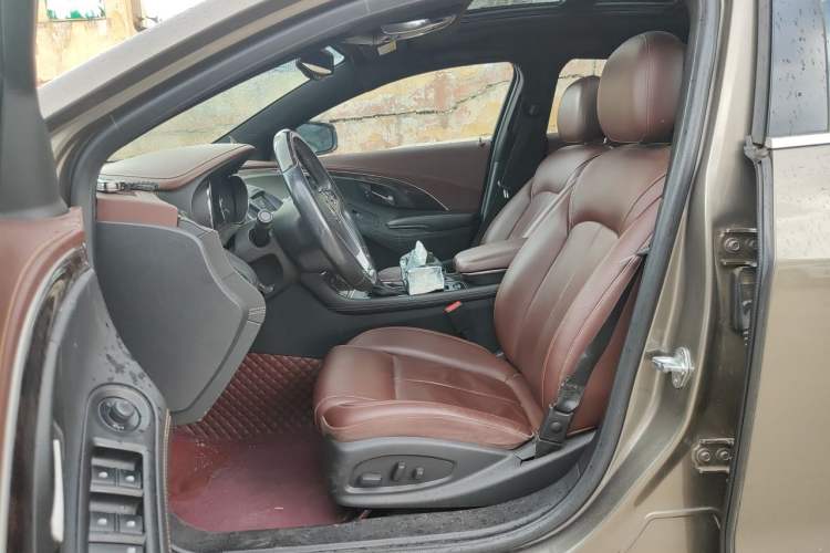 Used Buick LaCrosse 2013 2.4L SIDI Luxury Comfort Edition Left Front Seat