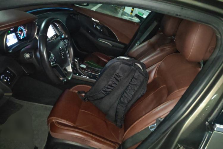 Used Buick LaCrosse 2013 2.4L SIDI Elite Comfort Version Left Front Seat