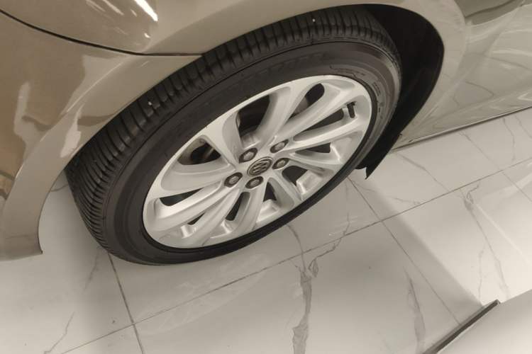 Used Buick LaCrosse 2013 2.0T SIDI Smart Luxury Flagship Edition Left Front Wheel Hub