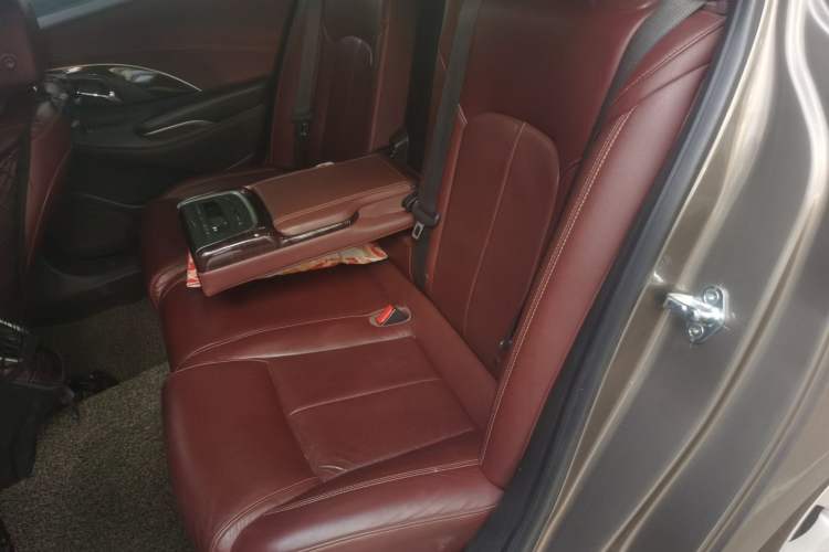 Used Buick LaCrosse 2013 2.4L SIDI Elite Comfort Version Left Rear Seat