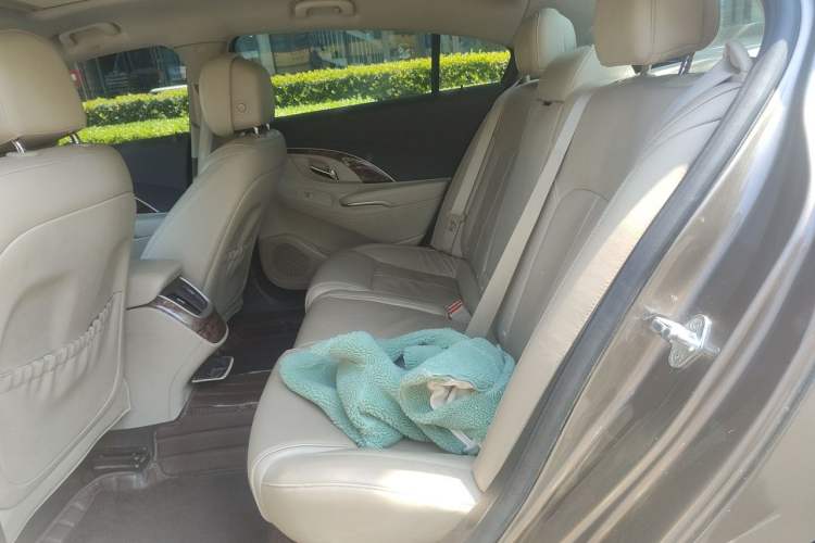 Used Buick LaCrosse 2013 2.4L SIDI Leading Comfort Version Left Rear Seat