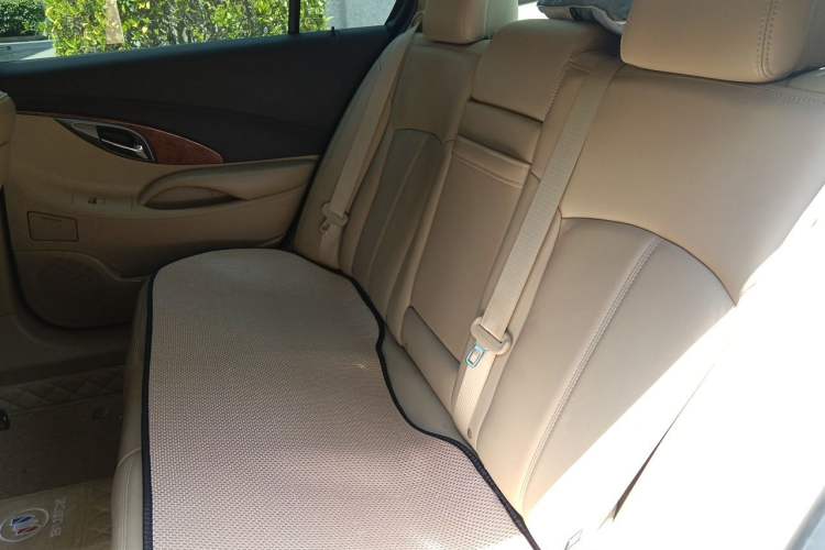 Used Buick LaCrosse 2013 2.4L SIDI Elite Comfort Version Left Rear Seat