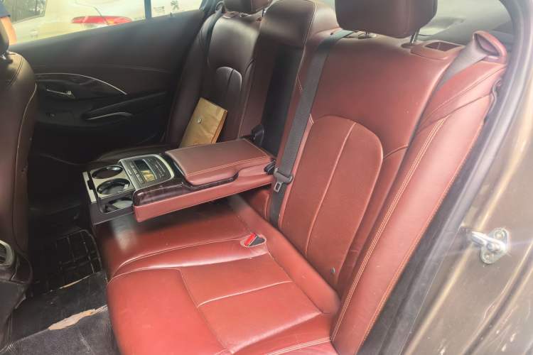 Used Buick LaCrosse 2013 2.4L SIDI Elite Comfort Version Left Rear Seat