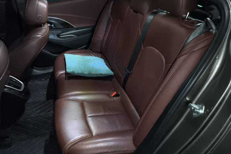 Used Buick LaCrosse 2013 2.4L SIDI Elite Comfort Version Left Rear Seat