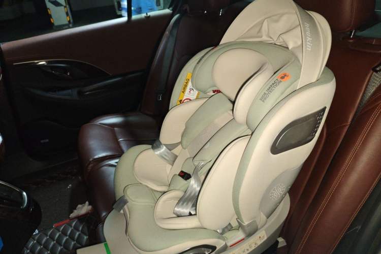 Used Buick LaCrosse 2013 2.4L SIDI Luxury Comfort Edition Left Rear Seat