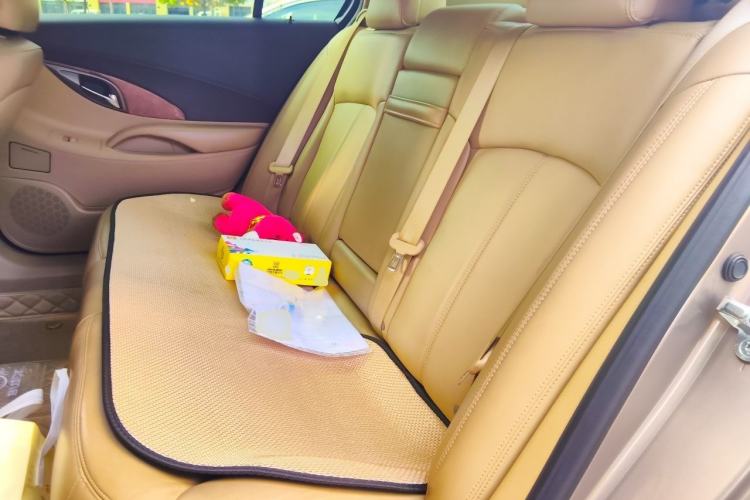 Used Buick LaCrosse 2013 2.4L SIDI Elite Comfort Version Left Rear Seat