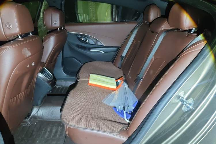 Used Buick LaCrosse 2013 2.4L SIDI Elite Comfort Version Left Rear Seat