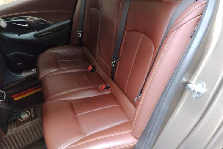 Used Buick LaCrosse 2013 2.4L SIDI Luxury Comfort Edition Left Rear Seat