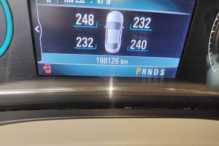 Used Buick LaCrosse 2013 2.0T SIDI Elite Tech Version Odometer Close Up