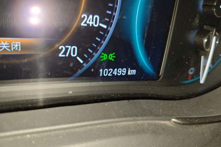 Used Buick LaCrosse 2013 2.4L SIDI Luxury Comfort Edition Odometer Close Up