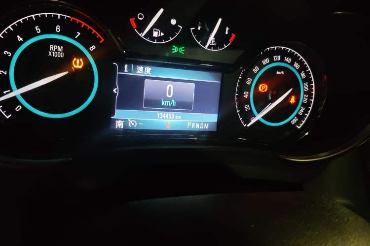 Used Buick LaCrosse 2013 2.4L SIDI Elite Comfort Version Odometer Close Up