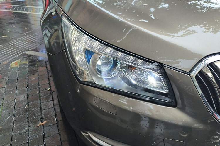 Used Buick LaCrosse 2013 2.4L SIDI Luxury Comfort Edition Right Front Headlight
