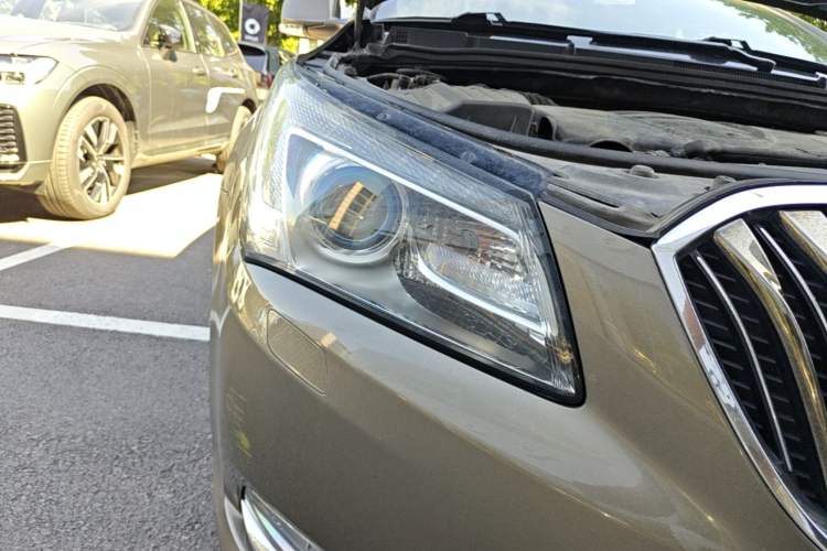 Used Buick LaCrosse 2013 2.0T SIDI Smart Luxury Flagship Edition Right Front Headlight