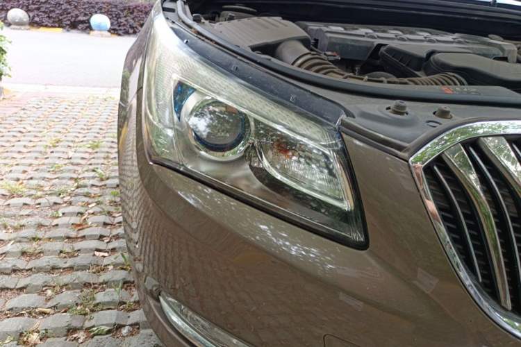 Used Buick LaCrosse 2013 2.4L SIDI Leading Comfort Version Right Front Headlight