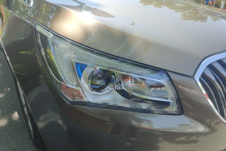 Used Buick LaCrosse 2013 2.4L SIDI Leading Comfort Version Right Front Headlight