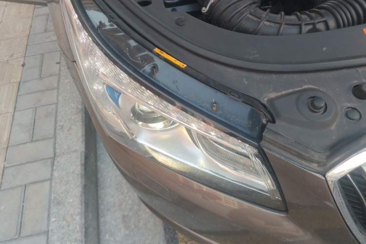 Used Buick LaCrosse 2013 2.4L SIDI Elite Comfort Version Right Front Headlight