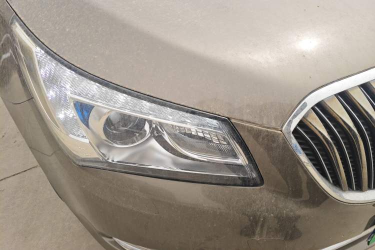 Used Buick LaCrosse 2013 2.4L SIDI Elite Comfort Version Right Front Headlight