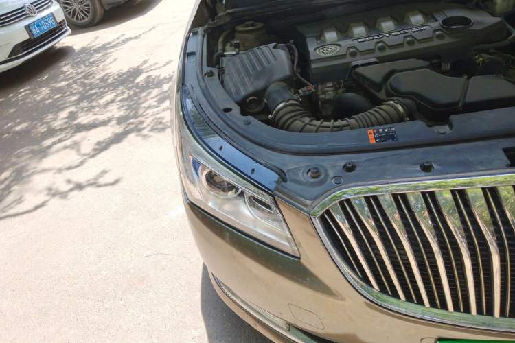 Used Buick LaCrosse 2013 2.4L SIDI Leading Comfort Version Right Front Headlight