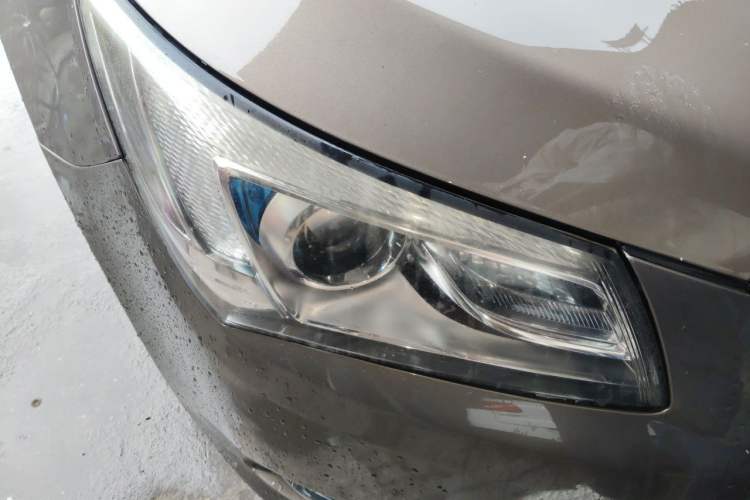 Used Buick LaCrosse 2013 2.4L SIDI Leading Comfort Version Right Front Headlight