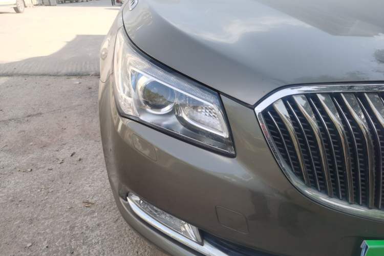 Used Buick LaCrosse 2013 2.4L SIDI Leading Comfort Version Right Front Headlight