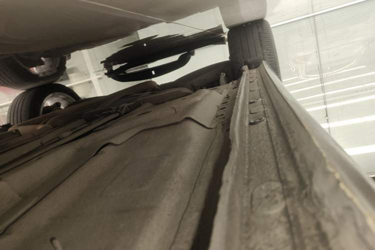 Used Buick LaCrosse 2013 2.0T SIDI Smart Luxury Flagship Edition Right Side Sill