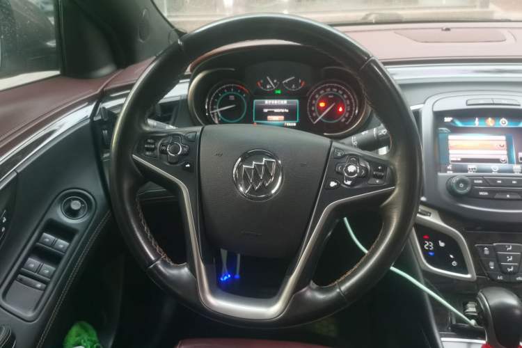 Used Buick LaCrosse 2013 2.4L SIDI Elite Comfort Version Steering Wheel