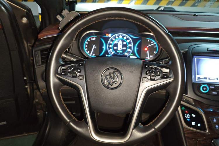 Used Buick LaCrosse 2013 2.4L SIDI Luxury Comfort Edition Steering Wheel