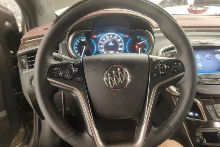 Used Buick LaCrosse 2013 2.0T SIDI Smart Luxury Flagship Edition Steering Wheel