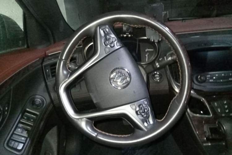 Used Buick LaCrosse 2013 2.0T SIDI Elite Tech Version Steering Wheel