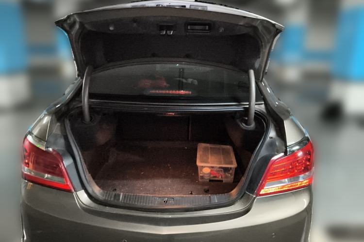 Used Buick LaCrosse 2013 2.4L SIDI Elite Comfort Version Trunk