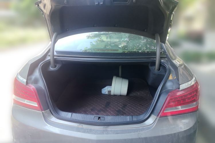 Used Buick LaCrosse 2013 2.4L SIDI Leading Comfort Version Trunk