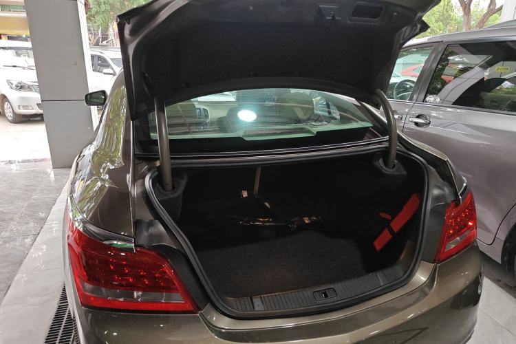 Used Buick LaCrosse 2013 2.4L SIDI Leading Comfort Version Trunk