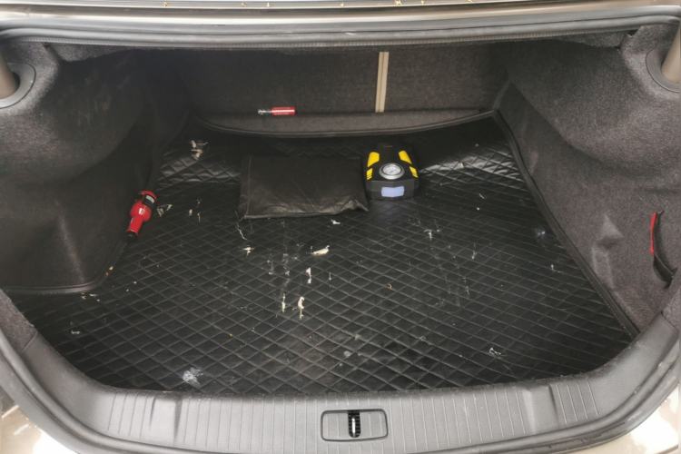 Used Buick LaCrosse 2013 2.4L SIDI Leading Comfort Version Trunk