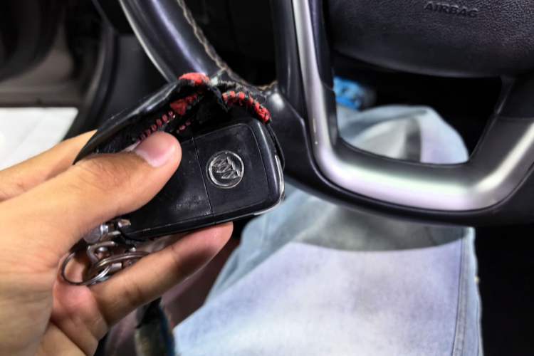 Used Buick LaCrosse 2013 2.4L SIDI Elite Comfort Version Vehicle Key