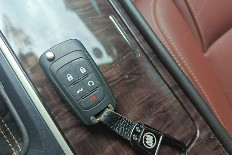 Used Buick LaCrosse 2013 2.4L SIDI Elite Comfort Version Vehicle Key